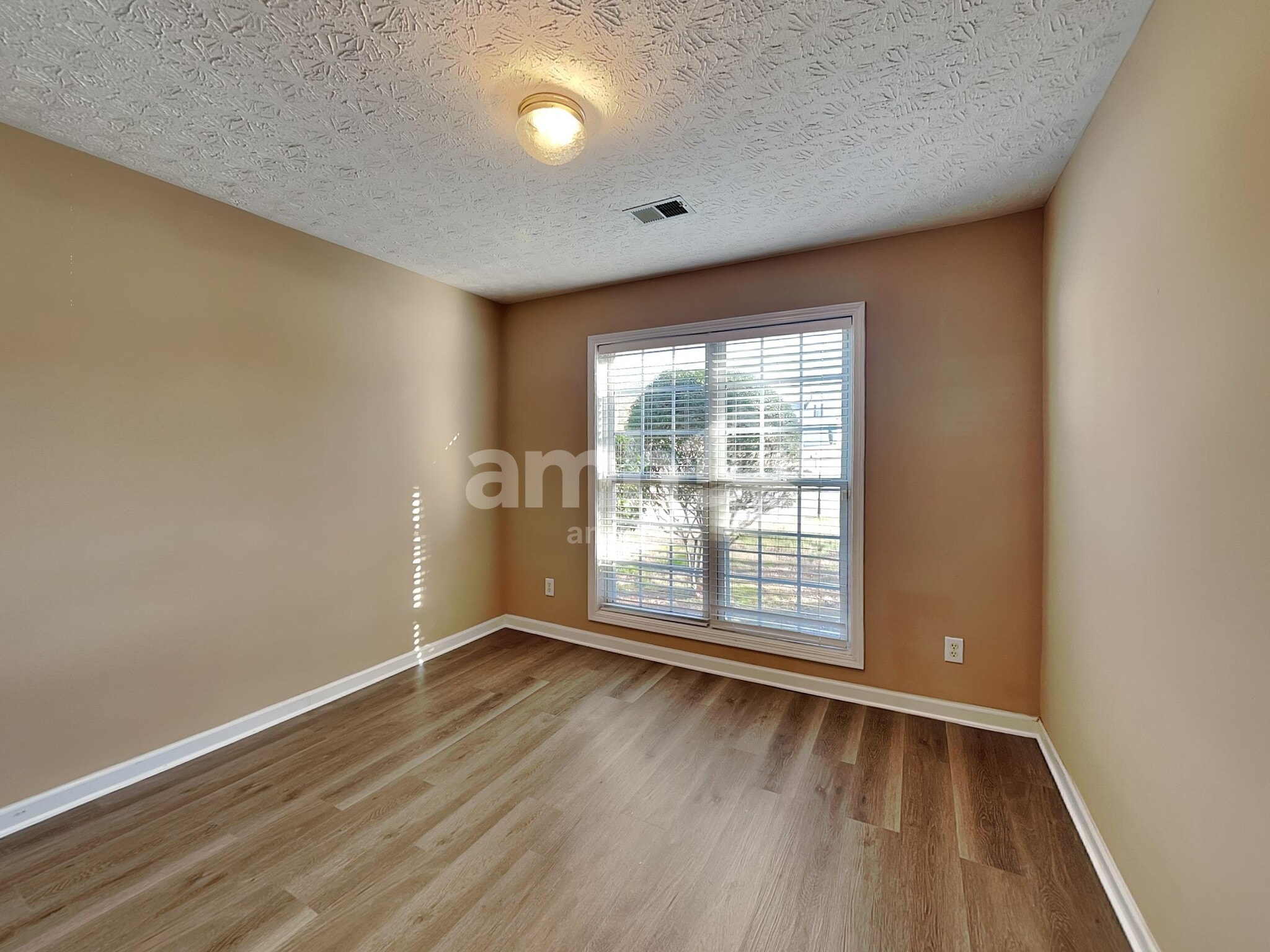 Building Photo - 725 Windsor Brook Ln