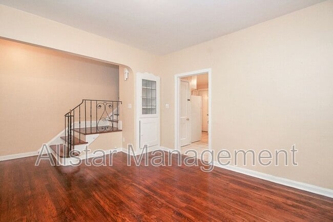 Building Photo - 2100 Cottage Grove Ave