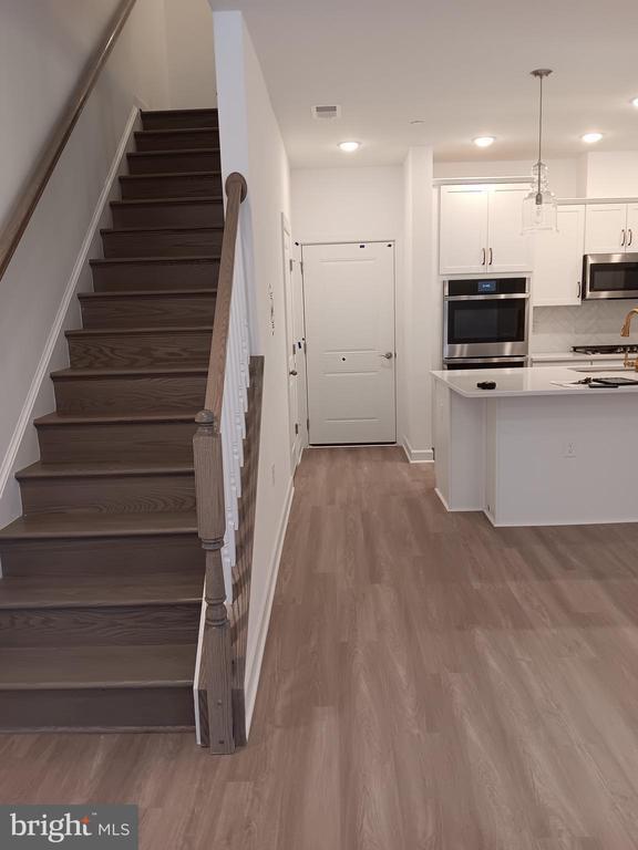 Building Photo - 4951 Longmire Wy