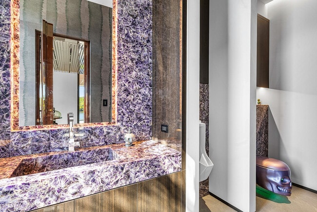 Building Photo - 2934 NE 8th Ave