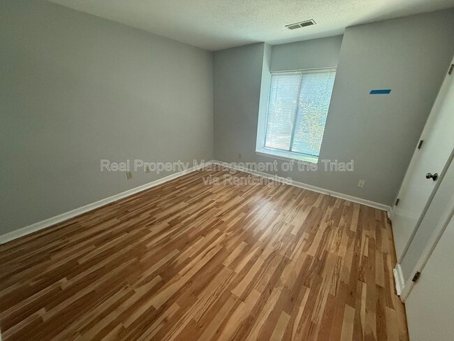 Building Photo - 2937 Oaktop Cir