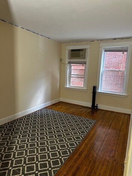 Building Photo - 1315 Park Rd NW