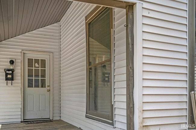 Building Photo - 317 E Smith Ave