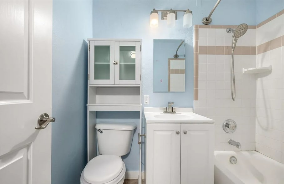 Master Bathroom - 8023 Wolff St