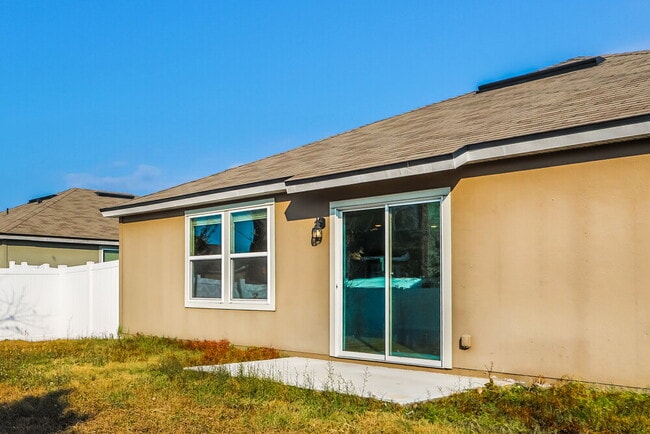 Building Photo - 2303 Pebble Point Dr