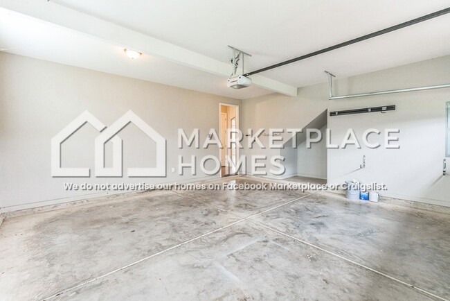 Building Photo - 5057 Maiden Ln