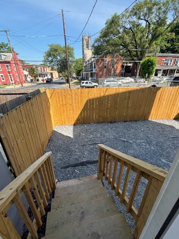 Building Photo - 1702 1/2 Walnut St