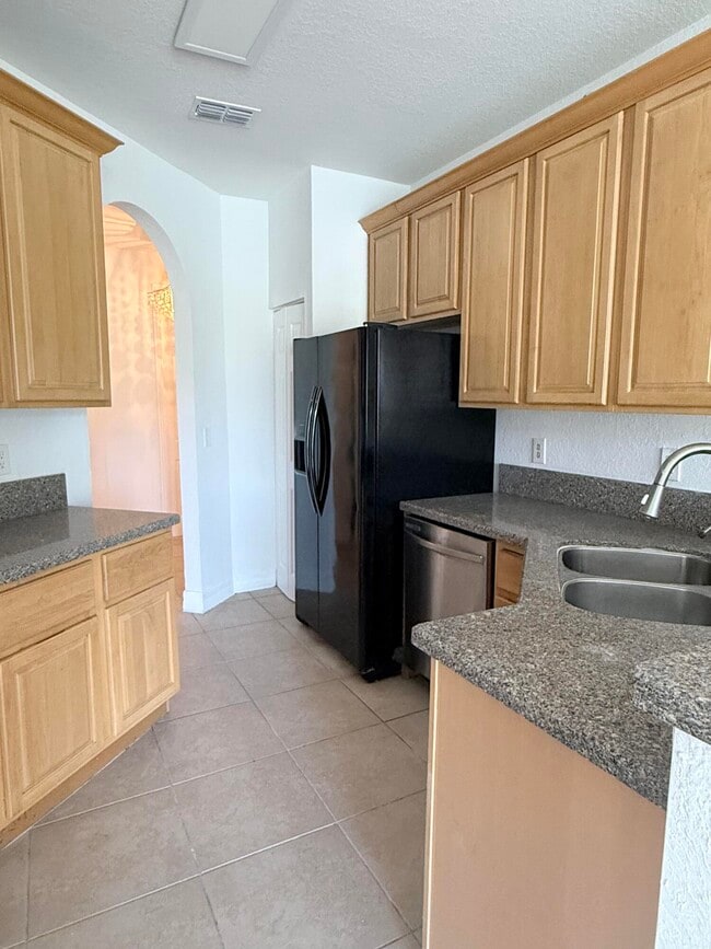 Building Photo - 820 Pipers Cay Dr