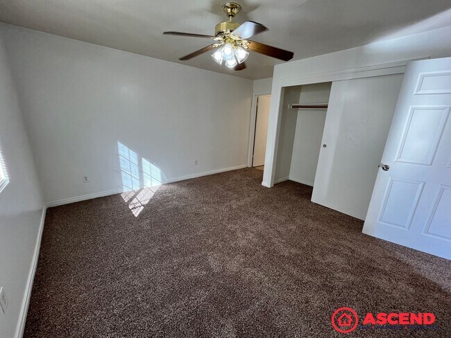 Building Photo - 329 Harding Ave.