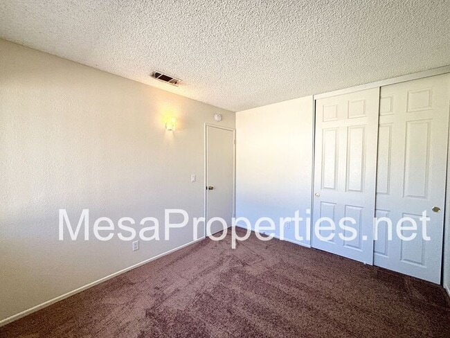 Building Photo - 13185 Rolling Ridge Dr