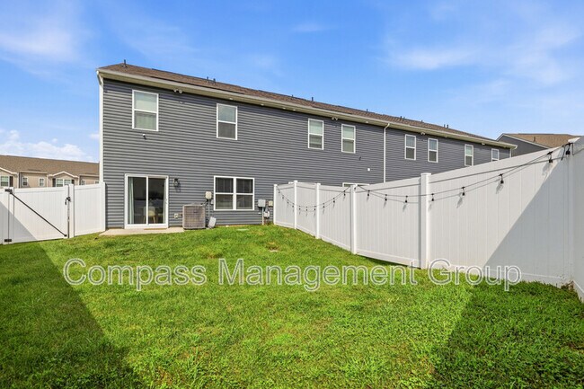 Building Photo - 3014 Bogart Ln