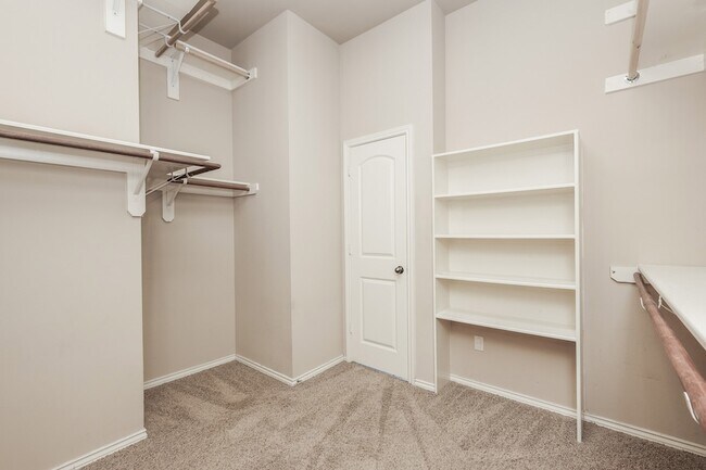 Building Photo - 2919 Chalet Knolls Ln