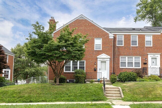 Building Photo - 1517 Dellsway Rd