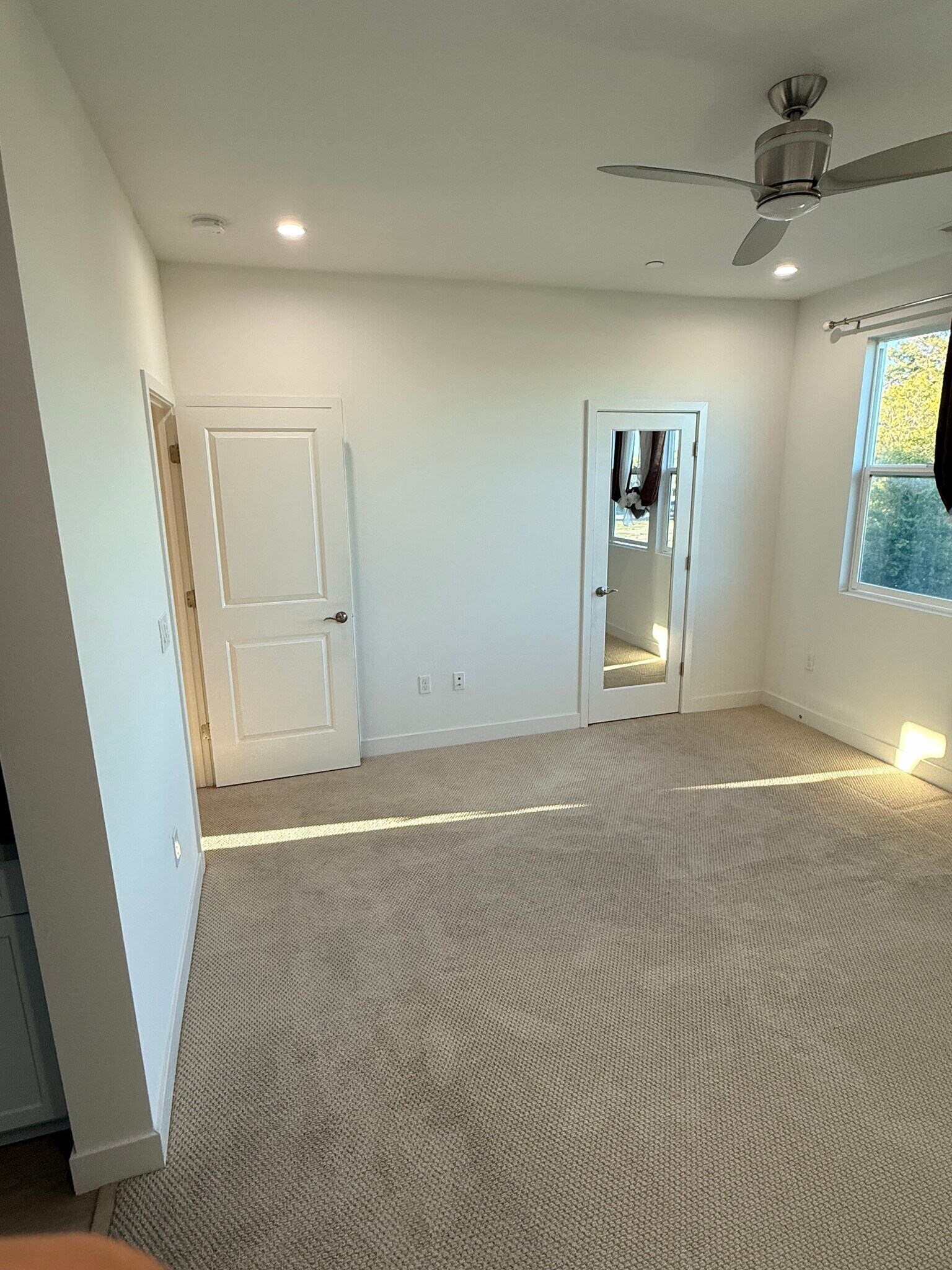 Building Photo - 30722 Sugarmill Ln