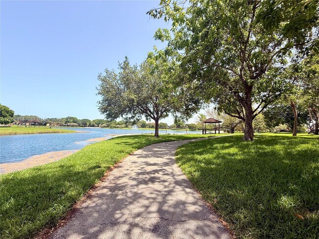 Building Photo - 15570 SW 105th Ln
