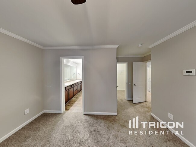 Building Photo - 5175 Howell Ct