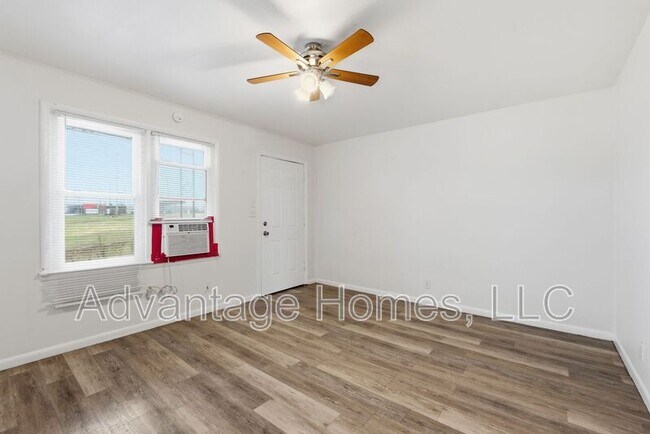 Building Photo - 1007 N Scott Ave