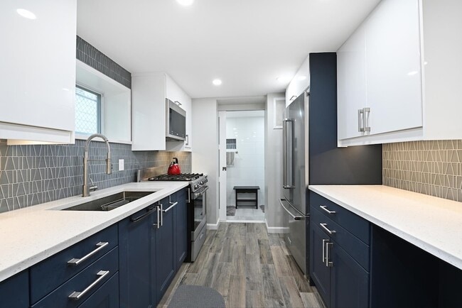 Building Photo - 218 73rd St