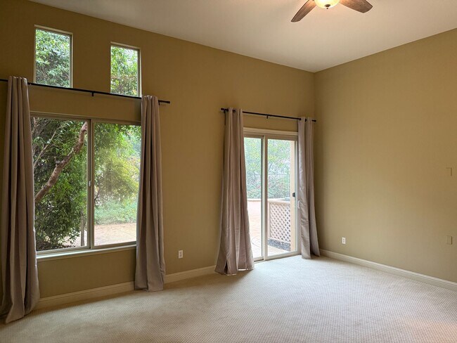 Building Photo - Beautiful 3 bedroom plus loft and office in highly sought Serrano community!