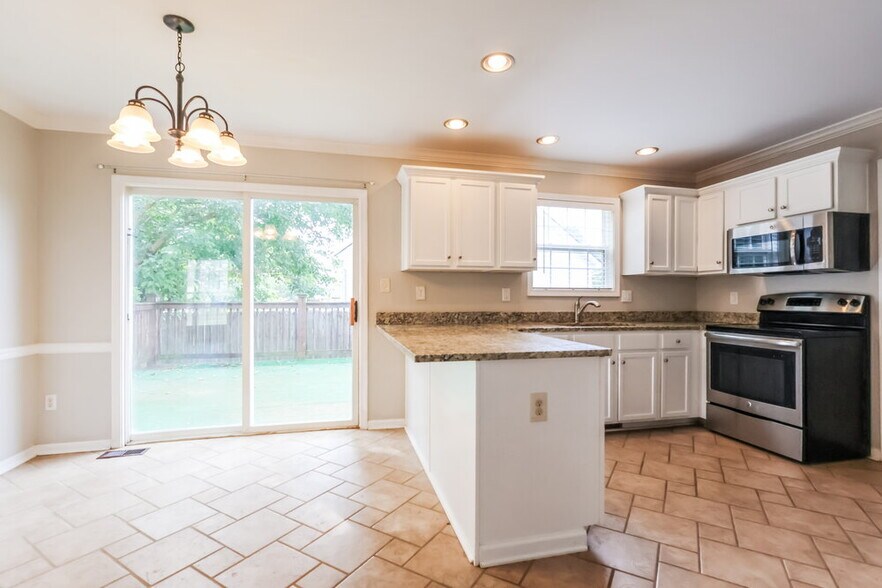 Building Photo - 10500 Sandbourne Way