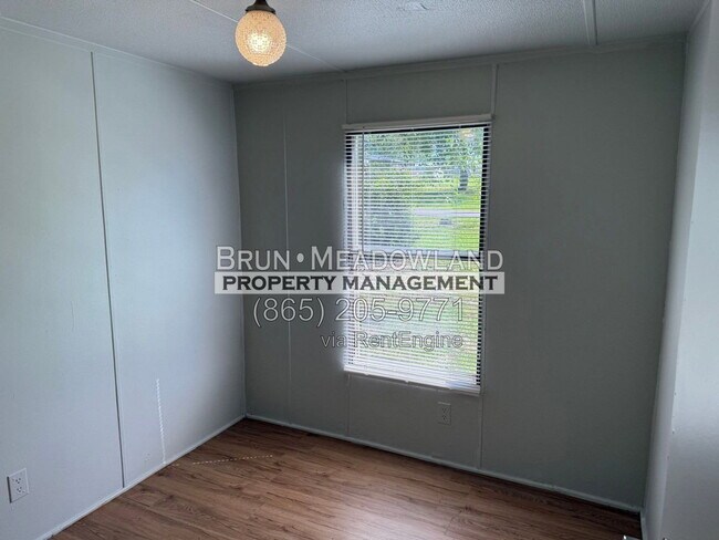Building Photo - 104 Eakins Dr