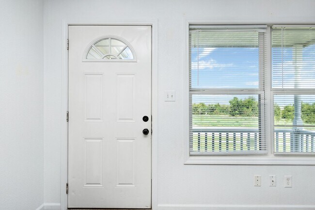 Building Photo - Half Off the First Month's Rent