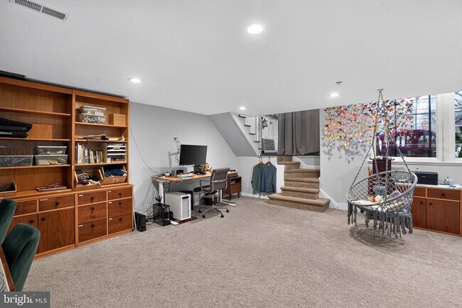 Building Photo - 812 Lombard St