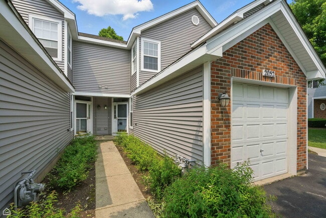 Primary Photo - 2052 Waverly Ln