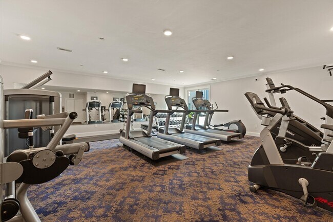 Building Photo - 87 Medford St