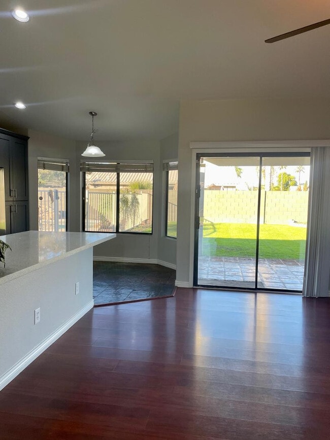 Building Photo - 2422 E Remington Pl