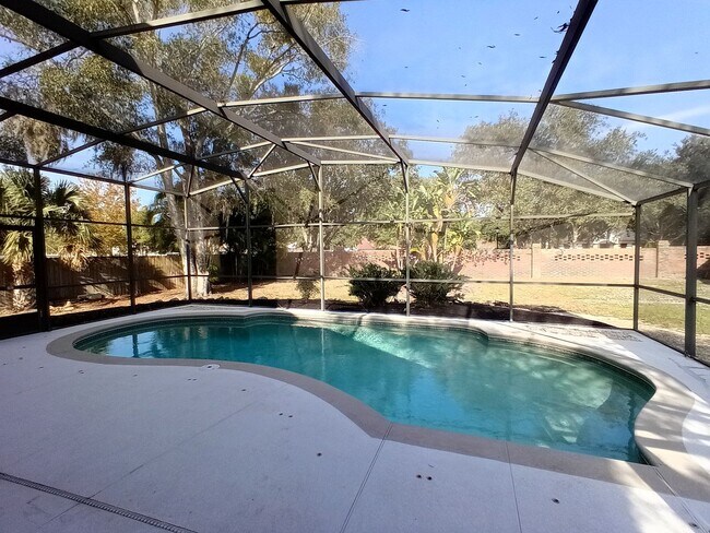 Building Photo - Discover Spacious Living in the Heart of Oviedo!