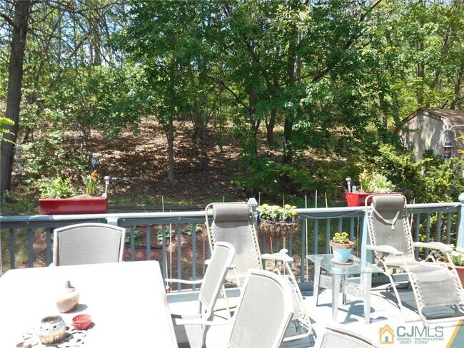 Building Photo - 62 Buttonwood Dr