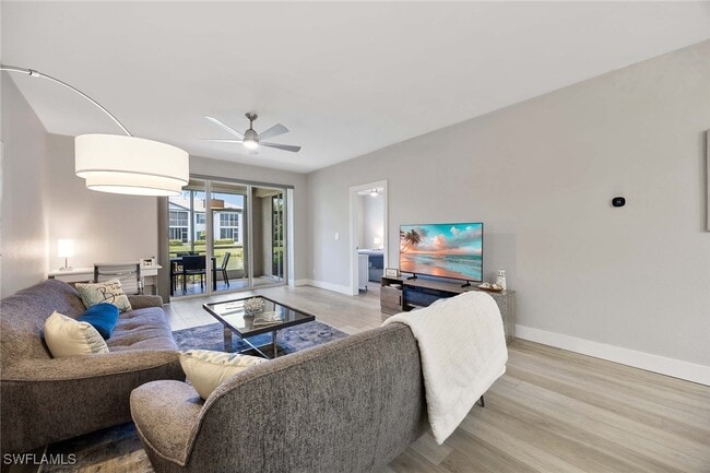 Building Photo - 886 Tanbark Dr