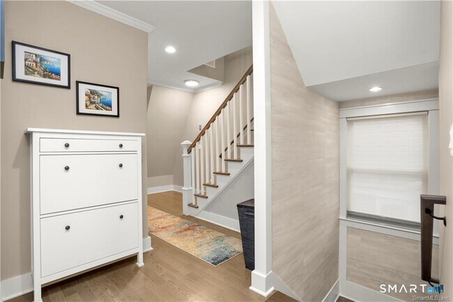 Building Photo - 69 Weed Ave