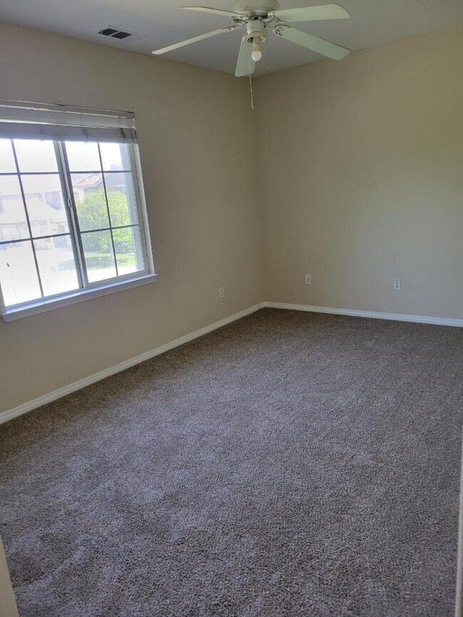 Building Photo - 44463 Buena Vista Way