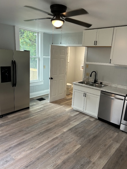 Building Photo - 603 Benham St