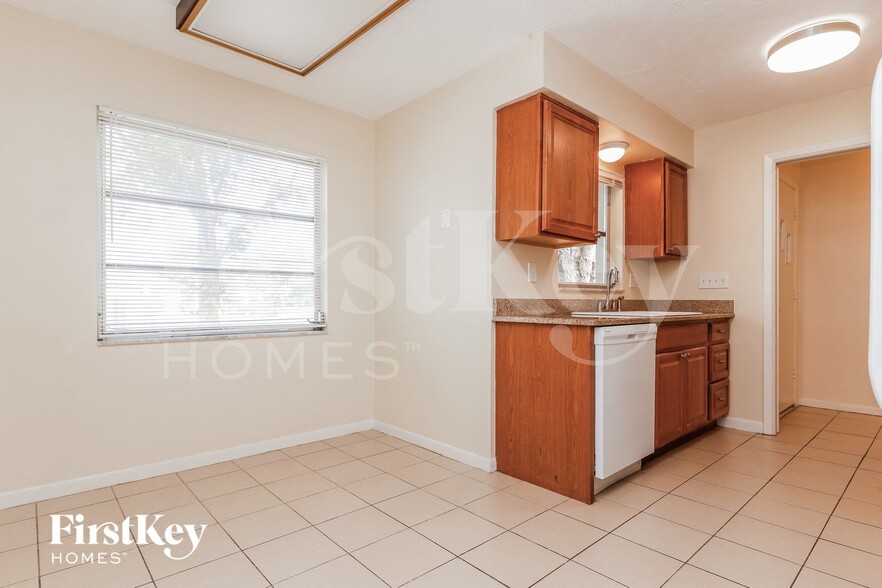 Building Photo - 6910 297th Ave N