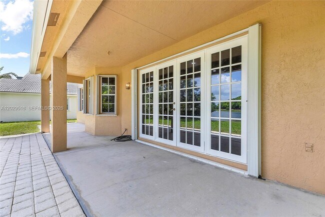 Building Photo - 1140 Cedar Falls Dr