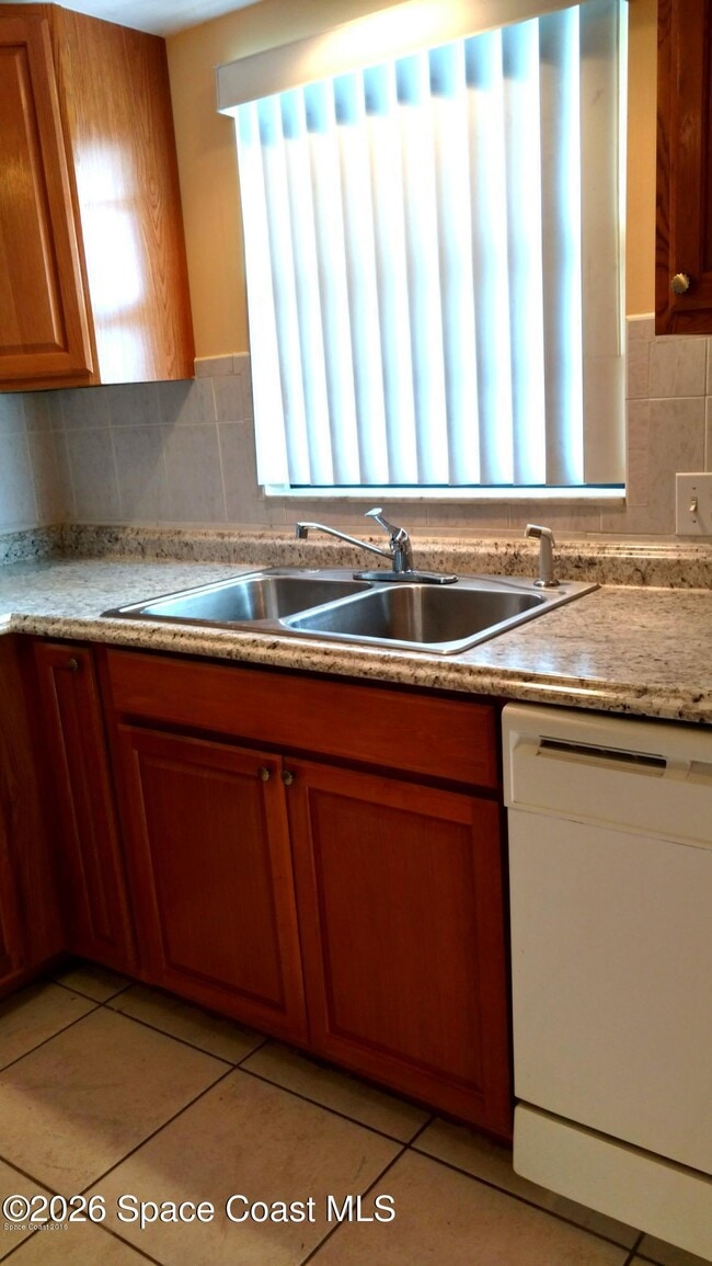 Building Photo - 200 St Lucie Ln