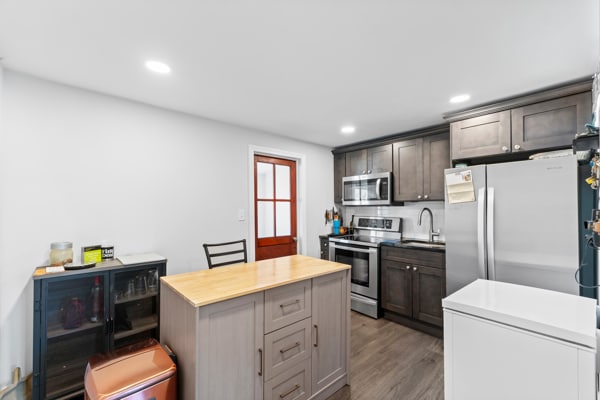 Building Photo - 30 Liberty St