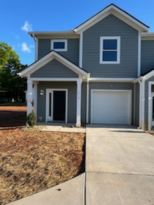 Building Photo - Brand New Townhomes w/Garage