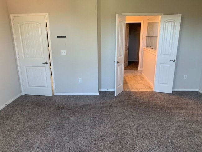 Building Photo - *COMING SOON* Comfort & Convenience – 2-Story Home with Fenced Backyard!