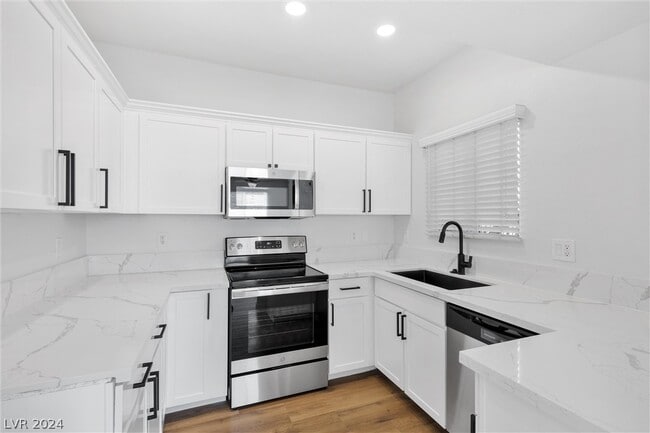 Primary Photo - 4400 S Jones Blvd