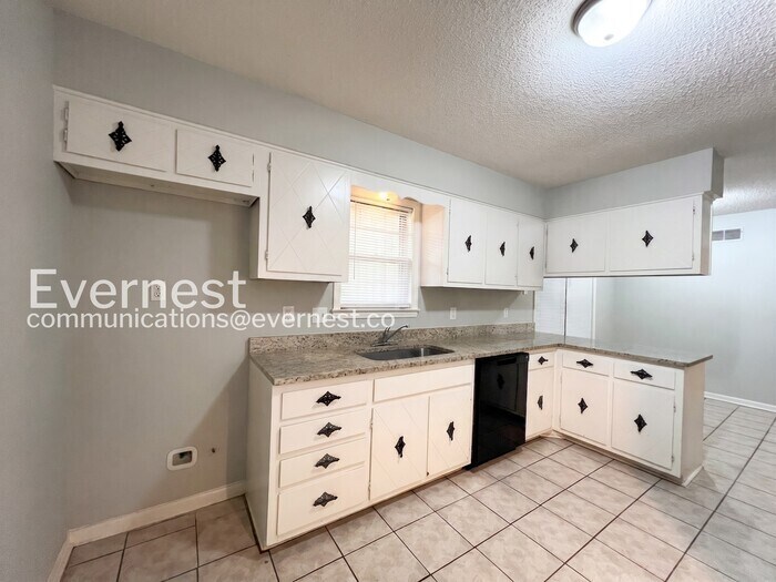 Building Photo - 3409 Kettlebrook Cove