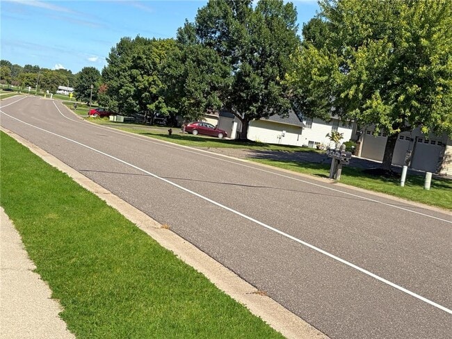 Building Photo - 13852 Hyacinth Dr