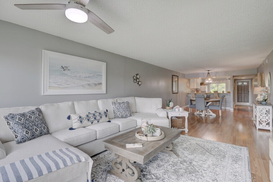 Building Photo - 154 Palm Dr