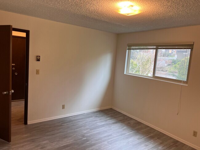 Building Photo - 17707 Linden Ave N