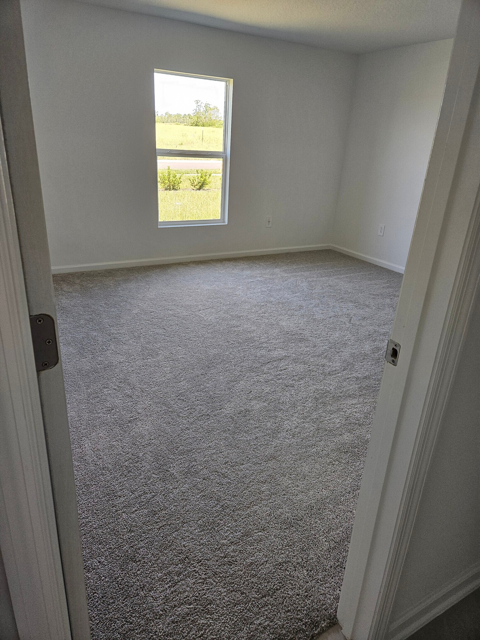Master Room 1 - 2414 McKinley Dr
