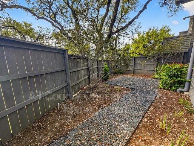Building Photo - 2113 Barbaro Way