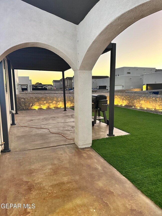 Building Photo - 10729 Deion Sanders Dr